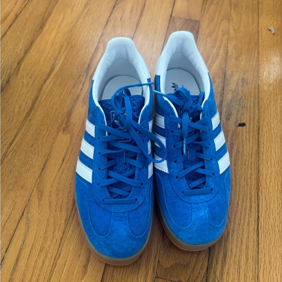 Brand new sold out Adidas Gazelle shoes - Picture 4 of 6